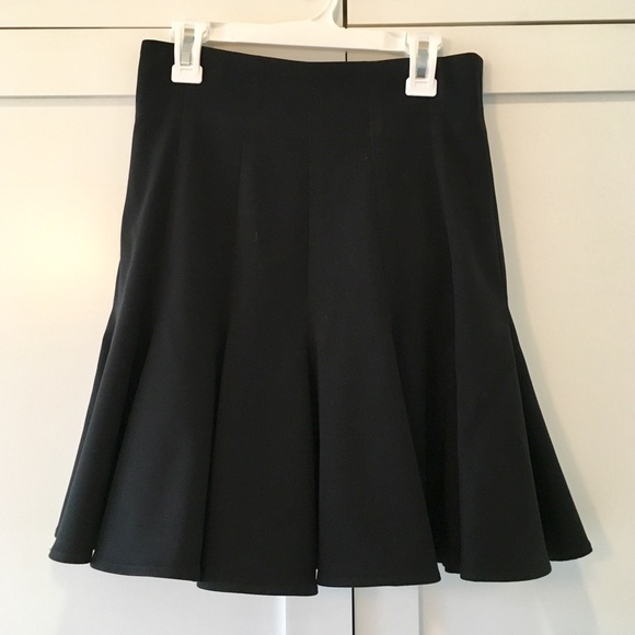 Forever 21 Classic Black Tulip Skirt, sz XS - Picture 2 of 6